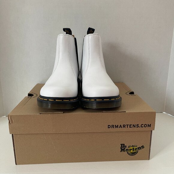 NIB Dr. Martens 2976 Softy T White Pull On Leather Chelsea Boots Women’s Size 7 - Picture 1 of 6